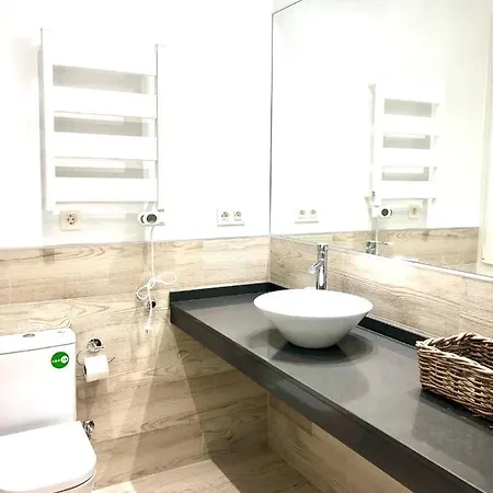 Foodies Location. Surf. Netflix . 3 Bdr Appartement